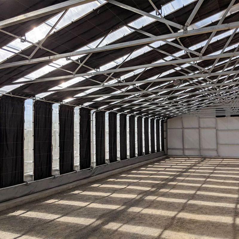 Serra a privazione di luce completa con pellicola di spegnimento e telaio di tubi in acciaio galvanizzato a caldo personalizzato